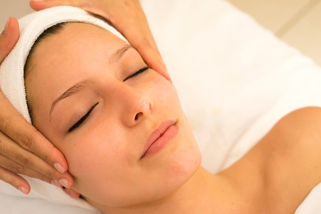 Tratamiento facial en Esther Beauty